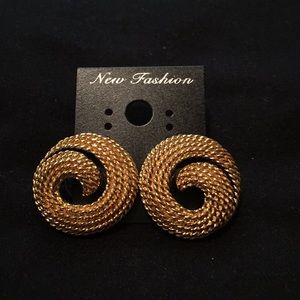 Vintage Monet signed button post earrings